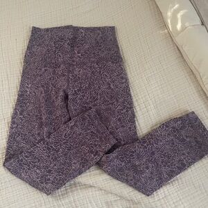Lululemon 21” purple high waisted leggings size 4 floral buttery soft